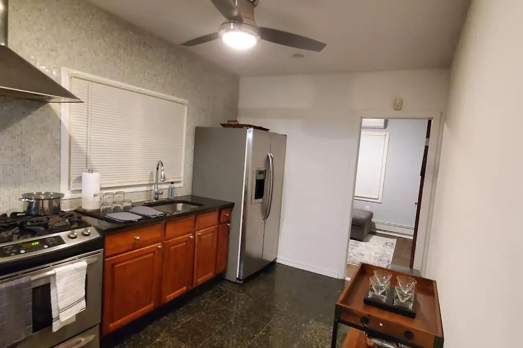 Quiet 3 Bedroom Apartment In Private Home New York