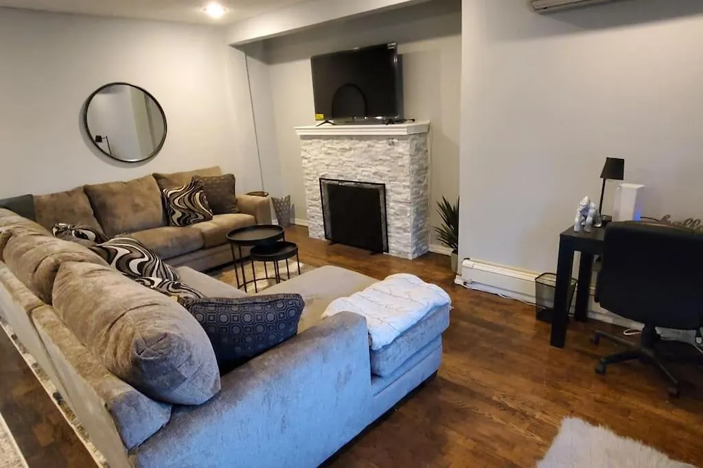 Quiet 3 Bedroom Apartment In Private Home New York 0*,  United States