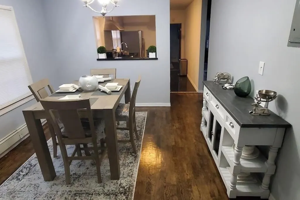Quiet 3 Bedroom Apartment In Private Home New York