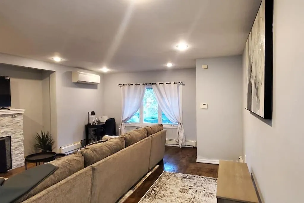 Quiet 3 Bedroom Apartment In Private Home New York 0*,  United States