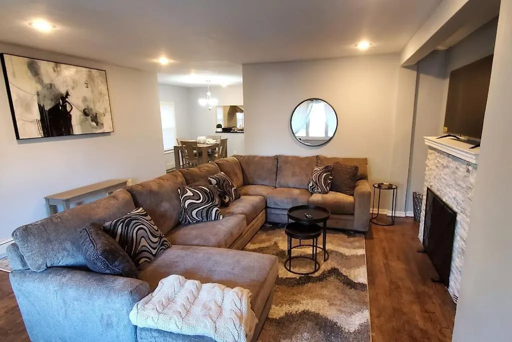 Quiet 3 Bedroom Apartment In Private Home New York