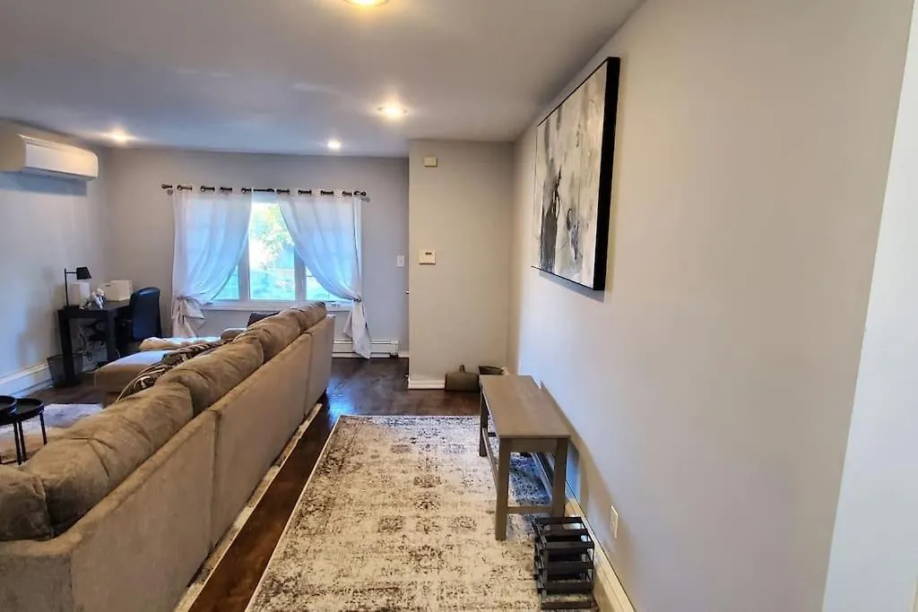 Quiet 3 Bedroom Apartment In Private Home New York