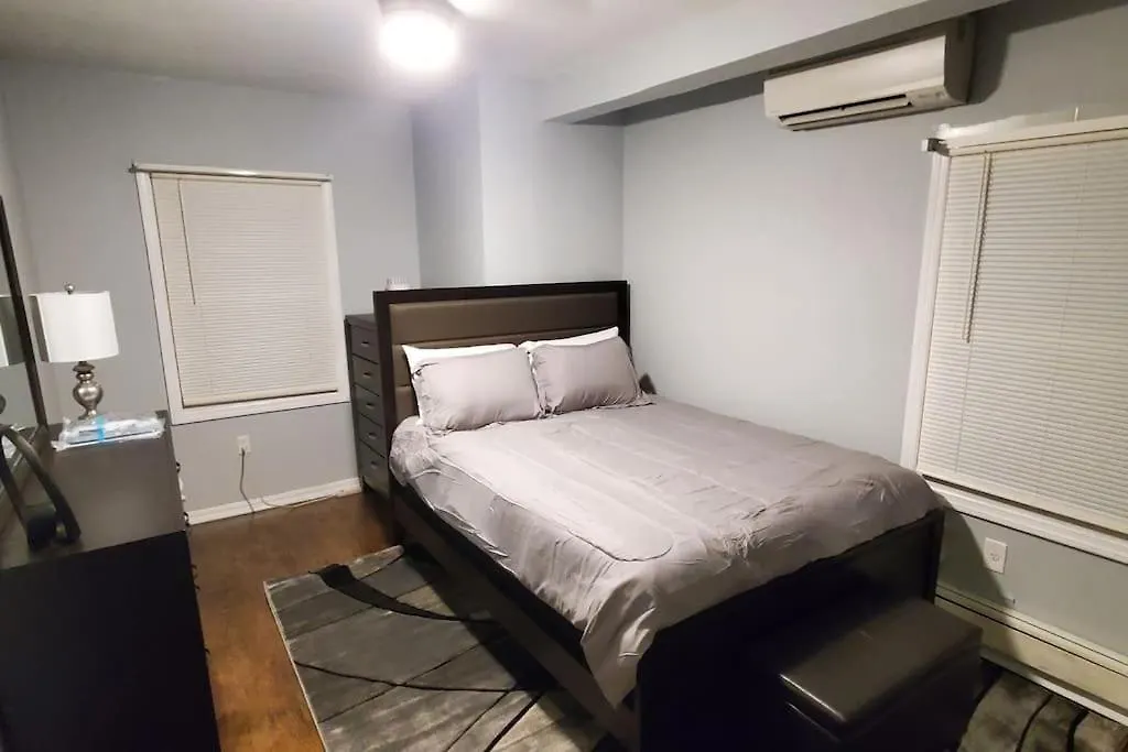 Quiet 3 Bedroom Apartment In Private Home New York