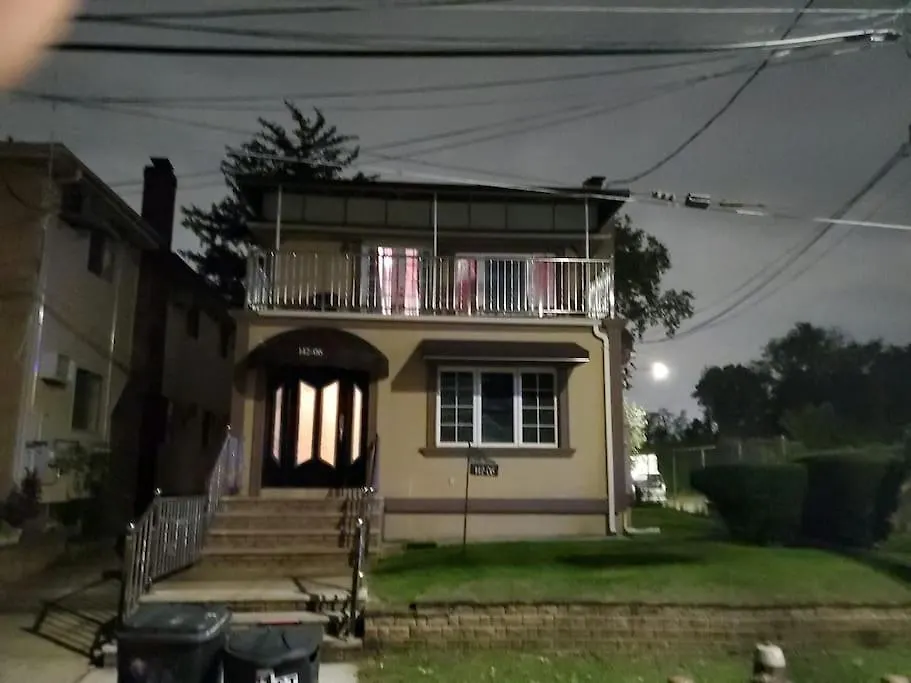Quiet 3 Bedroom Apartment In Private Home New York
